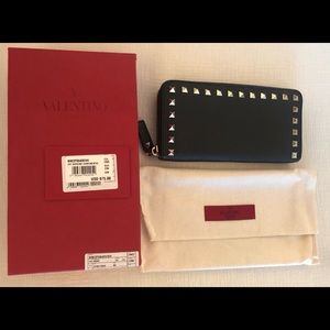 Valentino Rockstud Continental Black Wallet